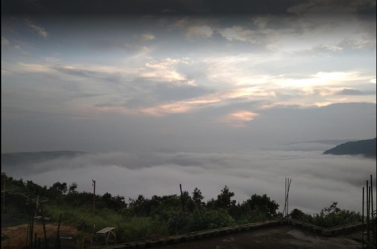Breiancy Holiday Inn Cherrapunji Eksteriør bilde