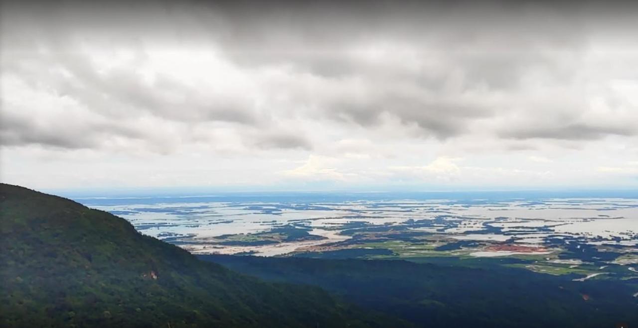 Breiancy Holiday Inn Cherrapunji Eksteriør bilde
