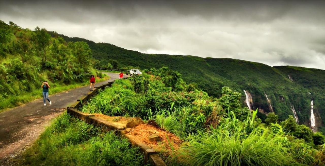 Breiancy Holiday Inn Cherrapunji Eksteriør bilde
